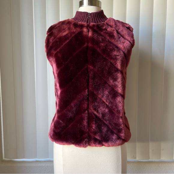 Designers studio original faux fur knit burgundy vest jacket Size: S - Picture 3 of 8